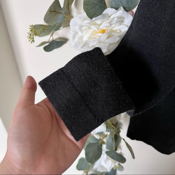 🖤 Long Sleeve Turtle Neck Top - Picture 7 of 8